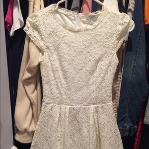 dElias cream lace shirt sleeve dress.